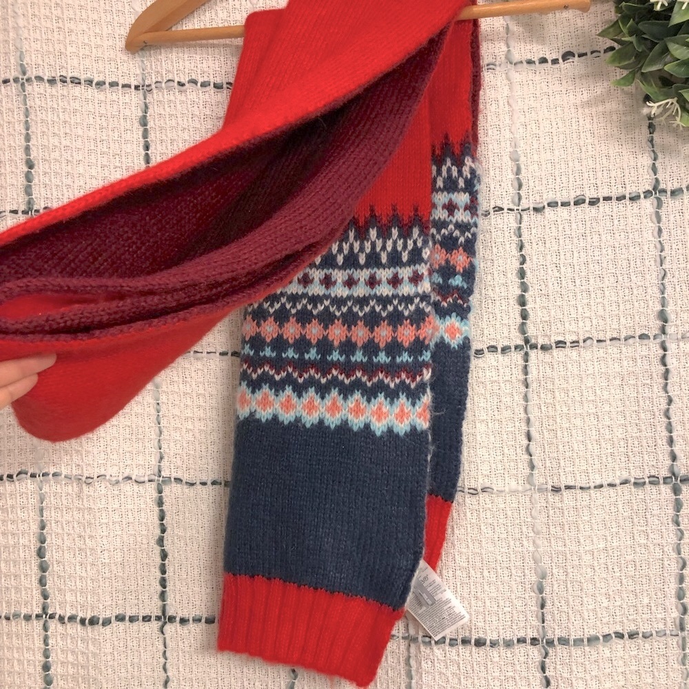 GAP Holiday Scarf 🧣 Red Blue Excellent Condition